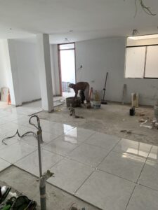 فني تركيب سيراميك علي صباح السالم